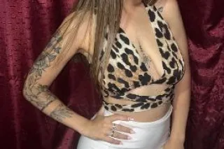 petite and yummy treat 🍭 craving a naughty fuck buddy 😈 - Image 3